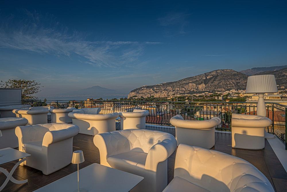 Majestic Palace Hotel Sant'Agnello Bagian luar foto